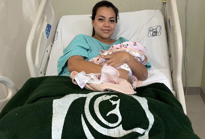 atención oportuna de embarazo de alto riesgo, Médicos de IMSS Chiapas salvan vida de joven madre y su bebé, por embarazo de alto riesgo