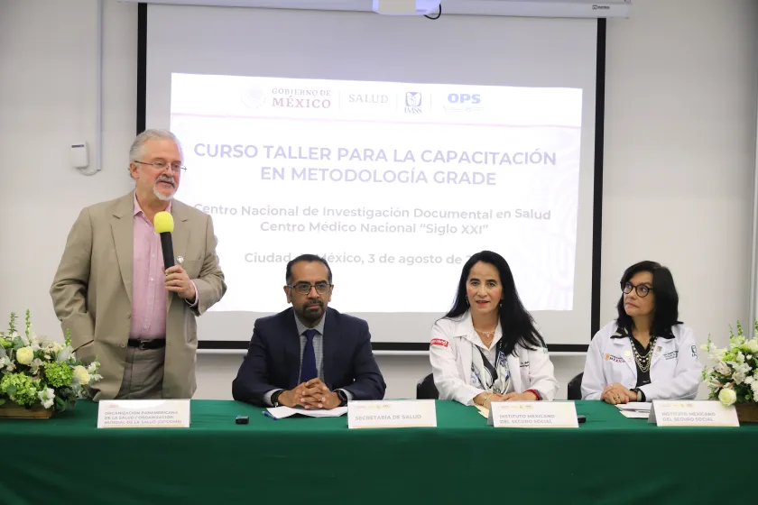 asesor de la OPS/OMS en México, Armando De Negri Filho