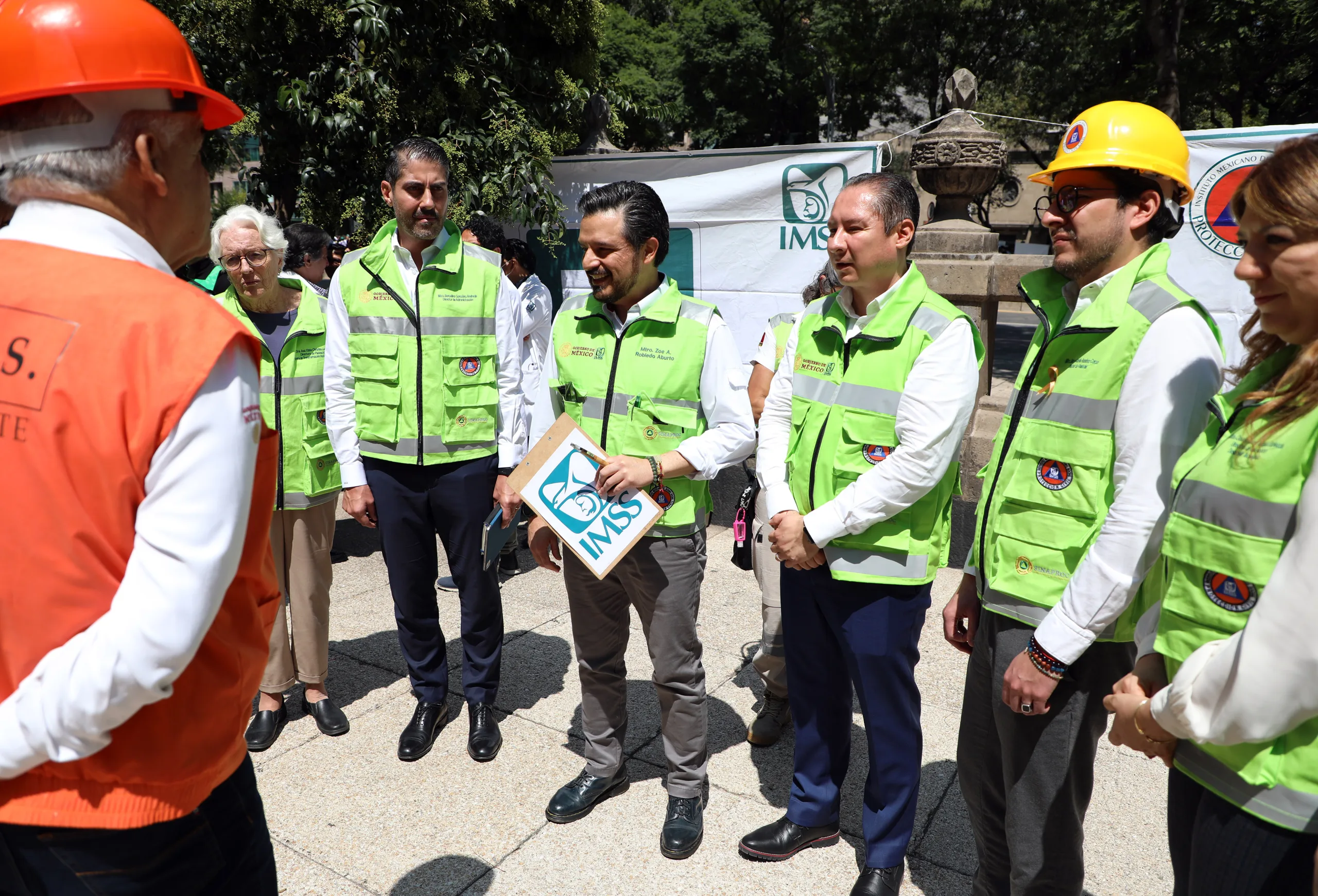 Elizabeth Hernández Borges, reportó al director general del Seguro Social y el IMSS fortalece la proteccion civil