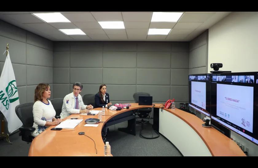 funcionarios del IMSS en videoconferencia de acompanamiento emocional a pacientes pediatricos oncologicos