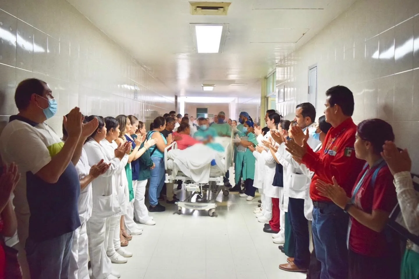 Con valla humana personal del IMSS en Nayarit rinde homenaje a donador de cinco órganos