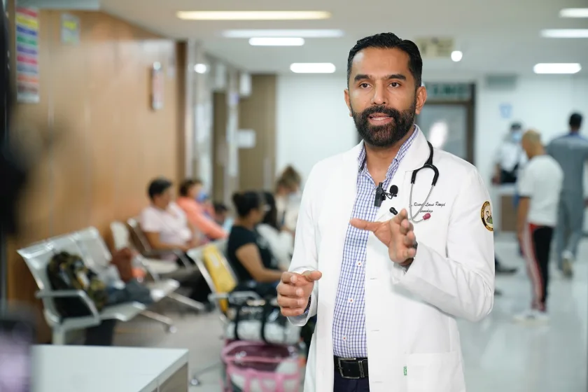 doctor Ricardo Lemus Rangel, médico neumólogo de adultos de la Unidad Médica de Alta Especialidad (UMAE) Hospital General del Centro Médico Nacional (CMN) La Raza