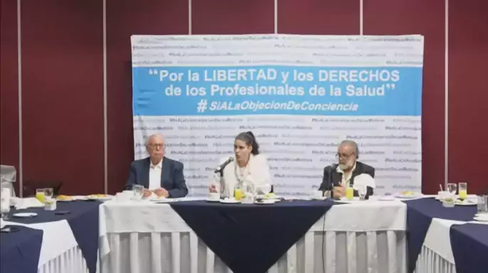Conferencia de prensa respecto al tema de la Libertad de los Profesionales de la Salud