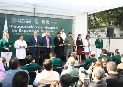 Corte de listón del Hospital de Expansión Tlatelolco