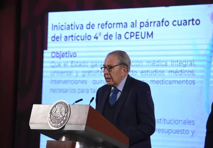 Alcocer Varela informa de los avances en salud e iniciativias de reforma constitucional para garantizar atención médica universal y gratuita en México