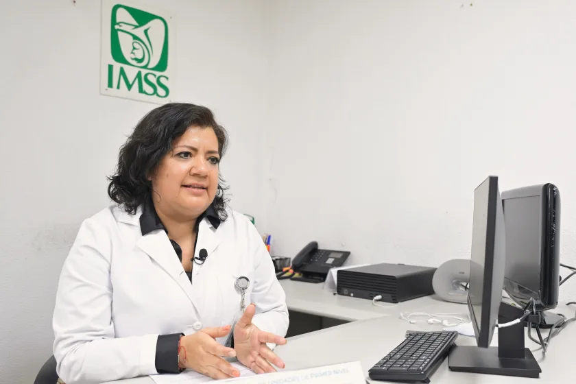 doctora Gabriela Irene López informamdo acerca de prevenir la deshidratación durante el verano