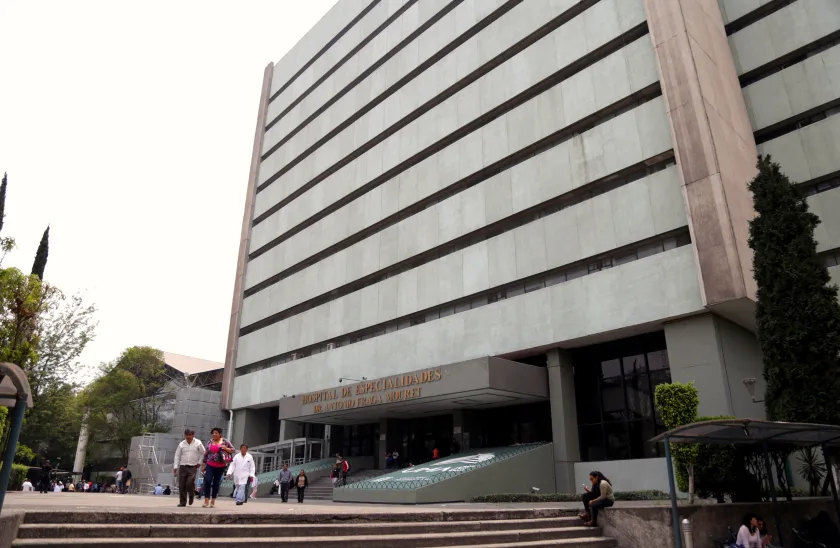 Hospital de Especialidades del CMN La Raza conmemora 45 años de excelencia