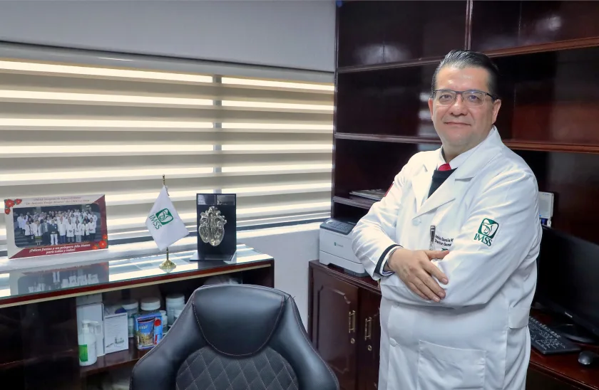 doctor Andrés García Rincón, director del Hospital de Especialidades del CMN La Raza.
