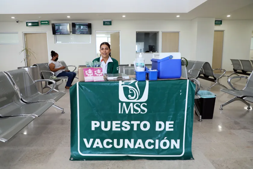 Puesto de vacunación IMSS en la Semana de Vacunación de las Américas 2024