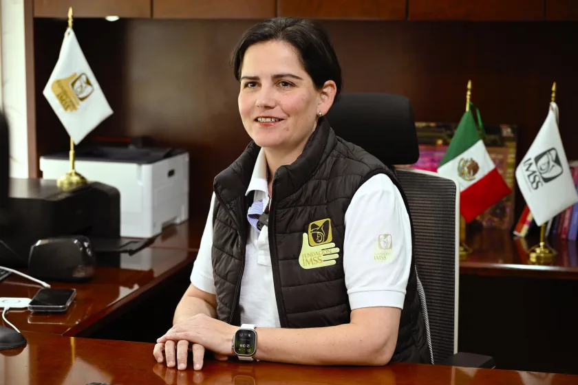 directora general de Fundación IMSS, Ana Lía García García informando que Fundación IMSS celebra 21 años