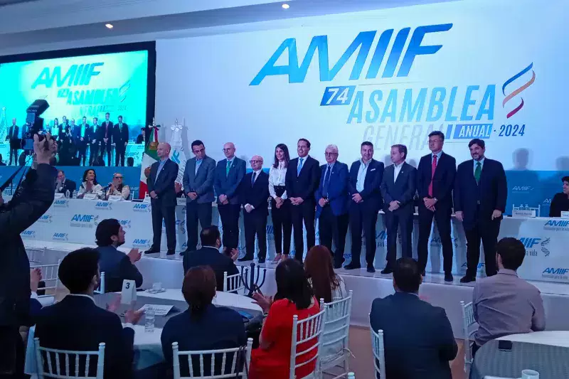 Presentación de nueva vicepresidenta de la AMIIF