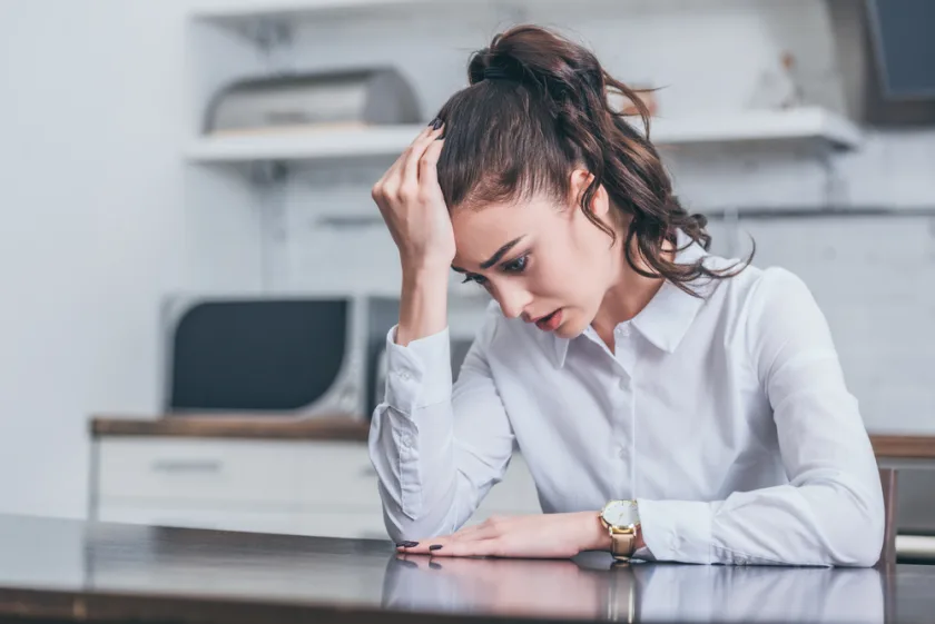 Síndrome de burnout por estrés laboral.