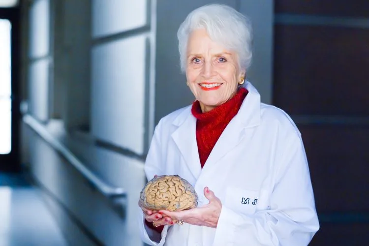 Marian Diamond, pionera en el campo de la neurociencia.